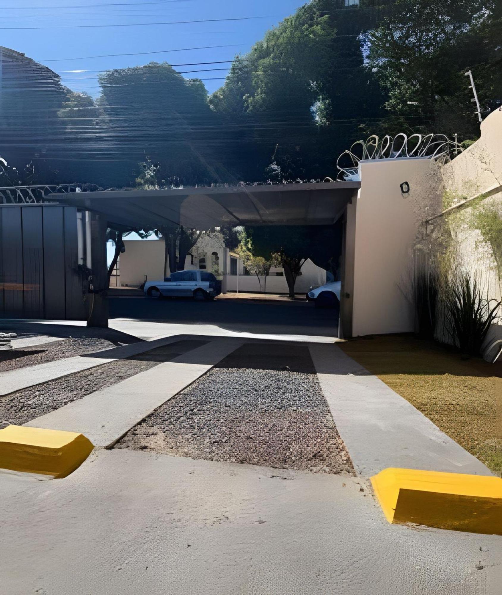 Ln Studios Uberlandia Luaran gambar